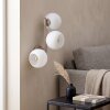 Lampada da parete Koyoto con 3 sfere in vetro bianco su bracci sfalsati, E14, ø 15 cm